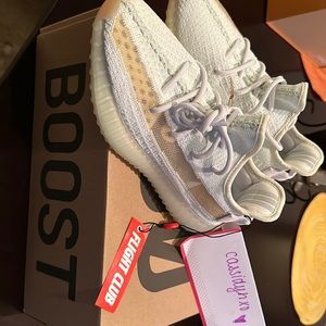 Yeezy Boost 350 V2 Hyperspace Size 6.5